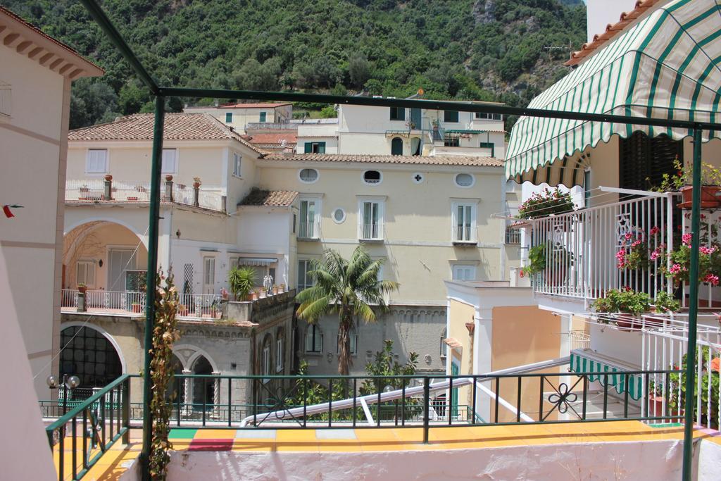 Casa Vacanze Nonna Raffa Amalfi Exterior foto